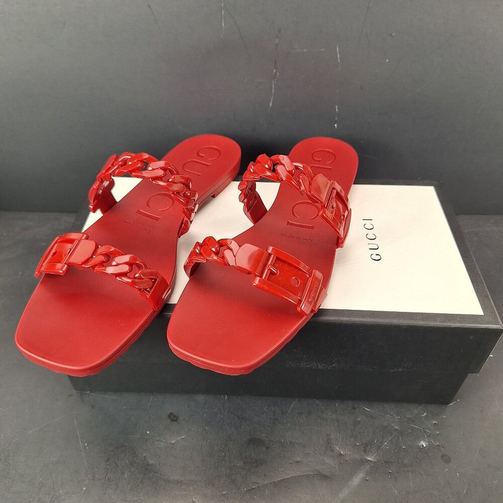 Gucci Rubber Buckle Chain Slide Sandals Womens Size 40 Hibiscus Red